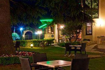 Restaurant Du Chateau De La Tour Hotel Beguey